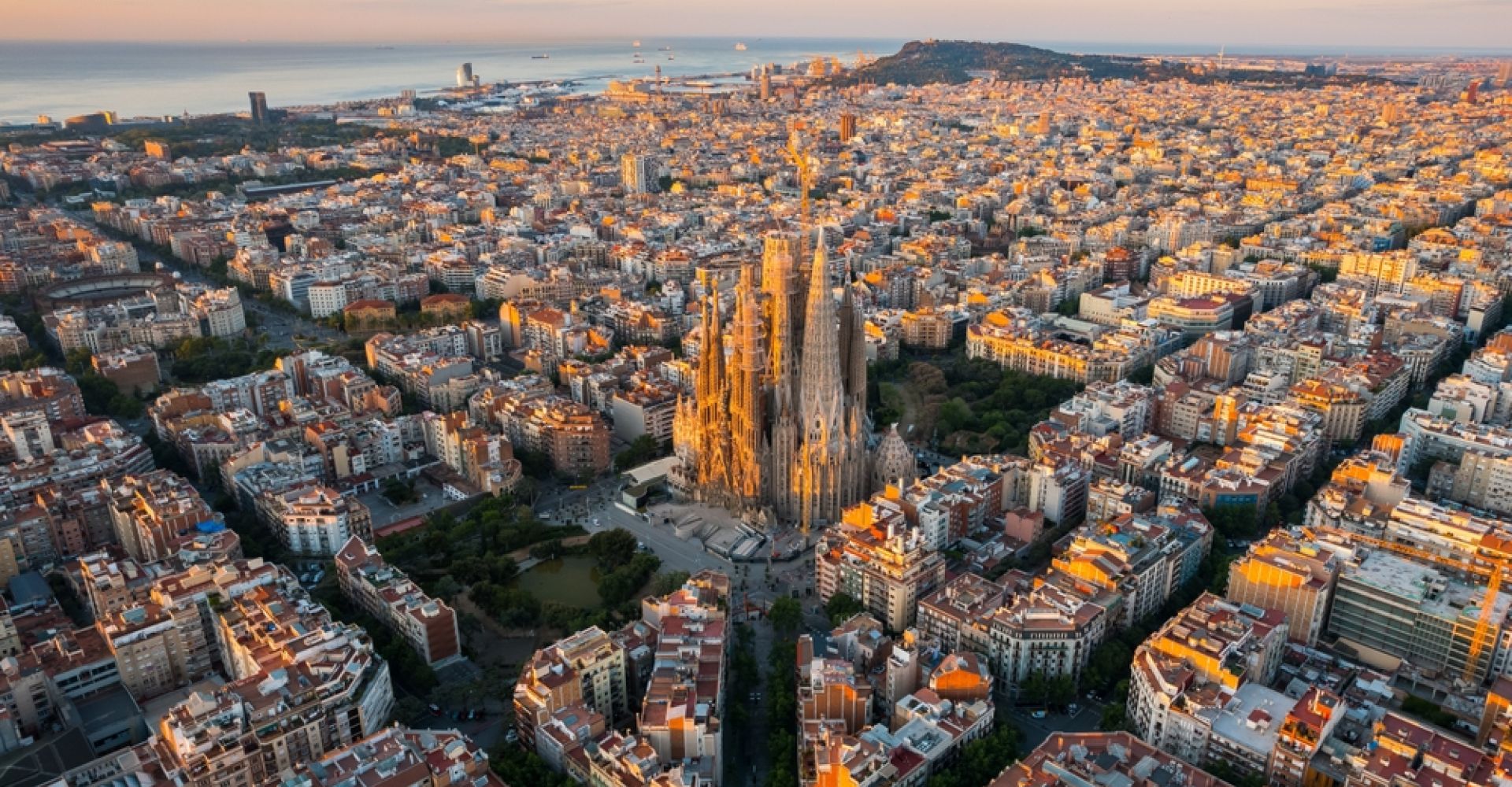 Explore Barcelona, Ronda, Granada and other iconic cities with expert guides in 13 Days
