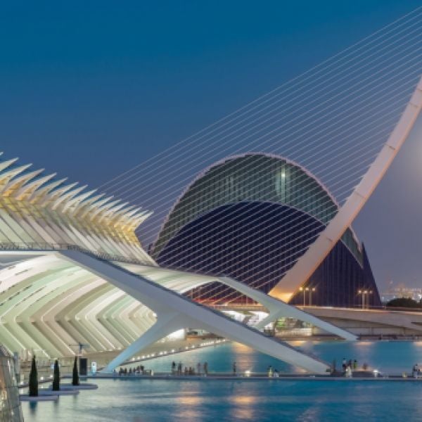 Explore Barcelona, Ronda, Granada and other iconic cities with expert guides in 13 Days