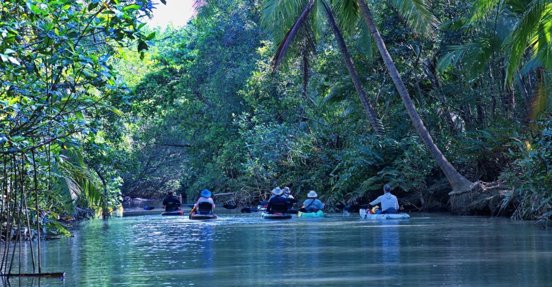 Explore Volcanoes & Cloud Forests in this 8-Day Family Adventure