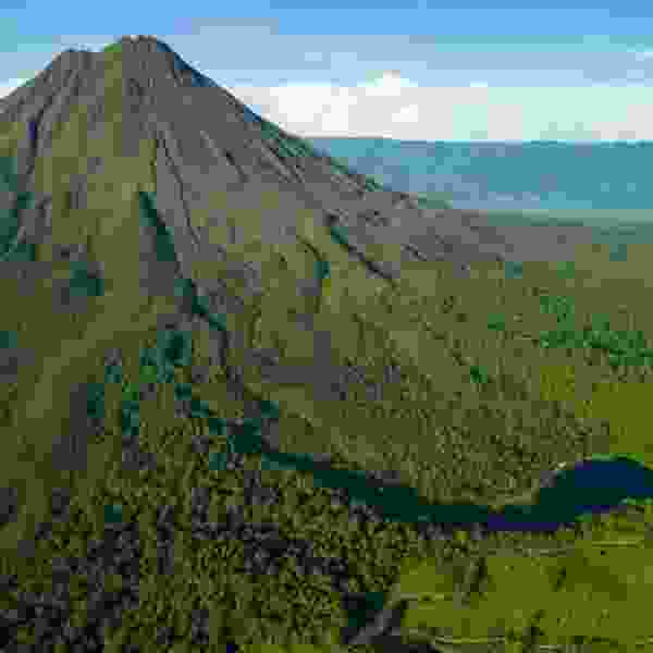 Explore Volcanoes & Cloud Forests in this 8-Day Family Adventure