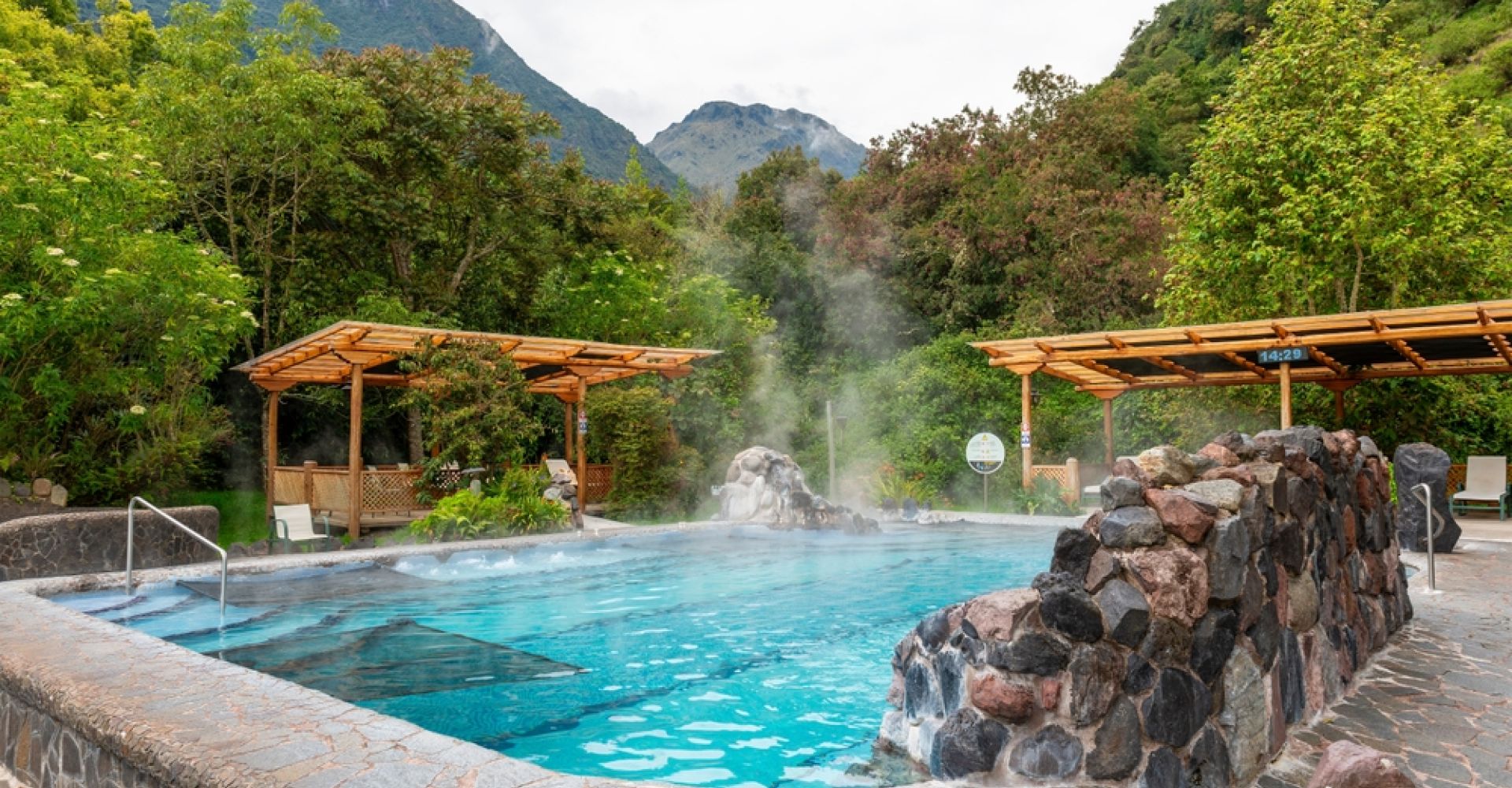 Ecuador Nature & Wildlife: An 8-Day Adventure through the Andes and Upper Amazon