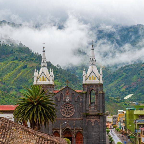 Ecuador Through Local Eyes: A 13-Day Adventure full of Culture, Volcanoes & Amazon Journey