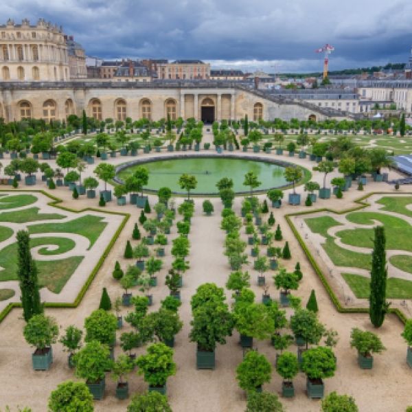 France for Families in 14 Days: Castles, Coasts & a Trip through the Loire, Brittany, Normandy & Paris