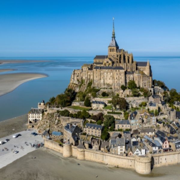 France for Families in 14 Days: Castles, Coasts & a Trip through the Loire, Brittany, Normandy & Paris