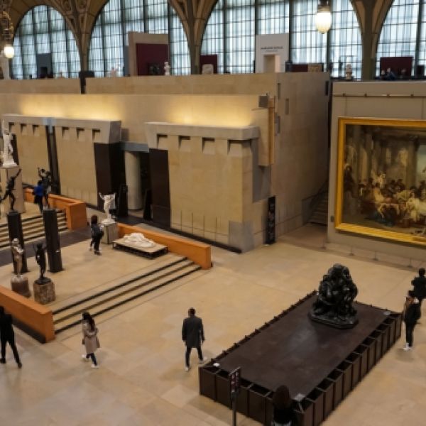 France for Families in 14 Days: Castles, Coasts & a Trip through the Loire, Brittany, Normandy & Paris