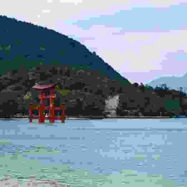 Japan in Contrast: A 12-Day Journey through Tokyo, Kyoto, Hiroshima & Osaka