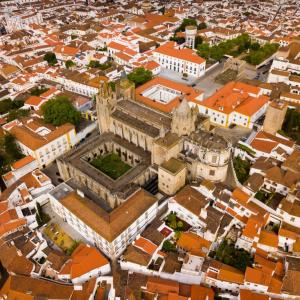 Evora