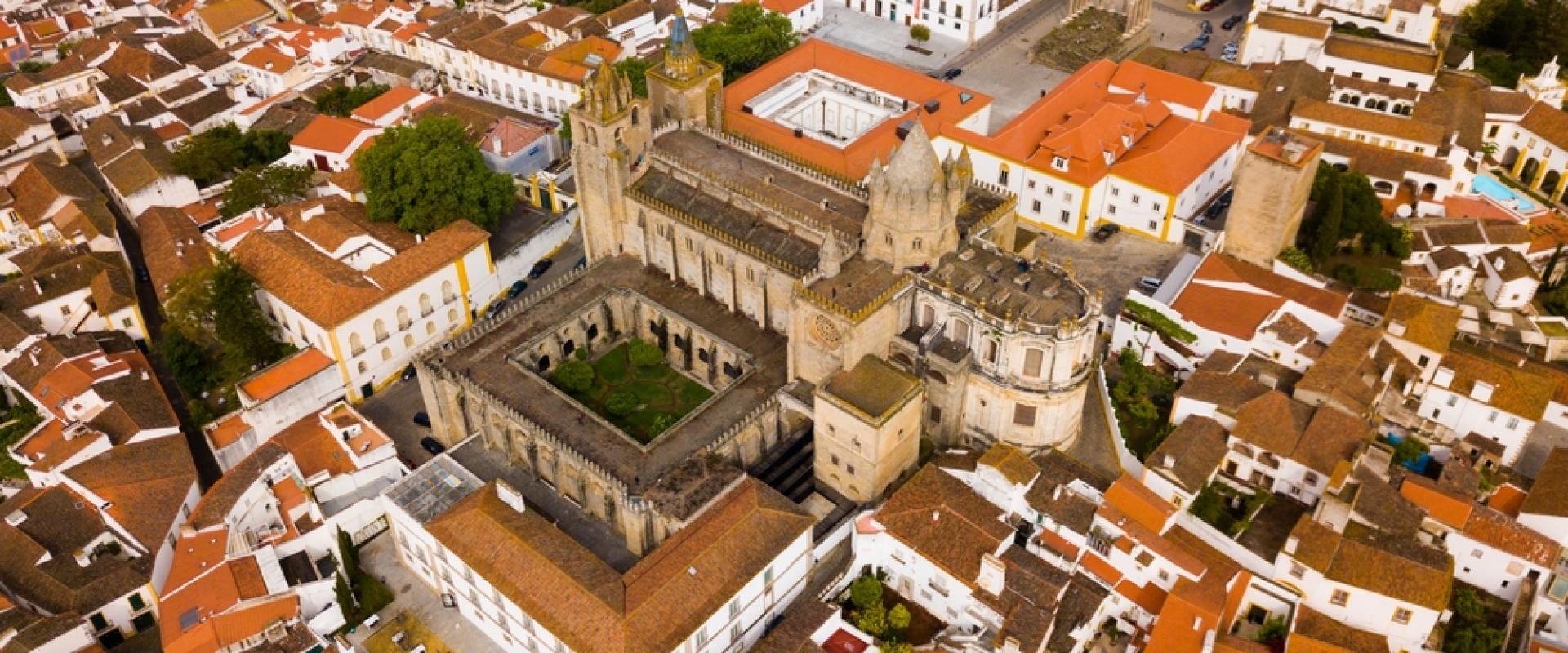 Evora