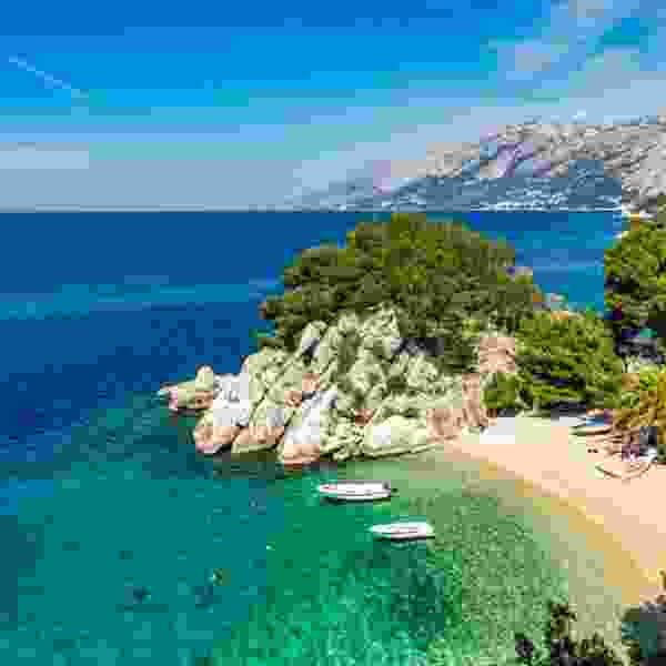 Luxurious Honeymoon in Croatia: Experiencing intimate walks through old towns, boat trip and private dinners