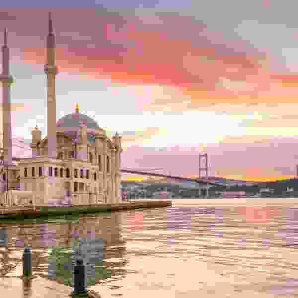 Spice Roads & Seaside Tables: A Culinary Honeymoon in Turkey