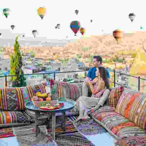 Golden Horizons: Cappadocia Sunrises and Aegean Sunsets