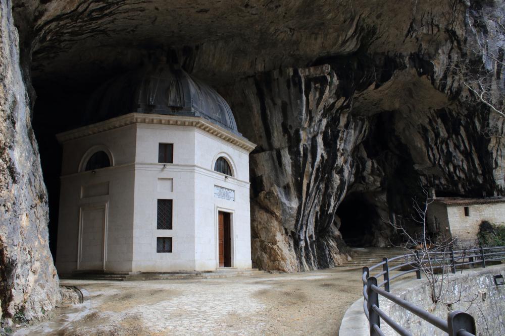 Frasassi Caves