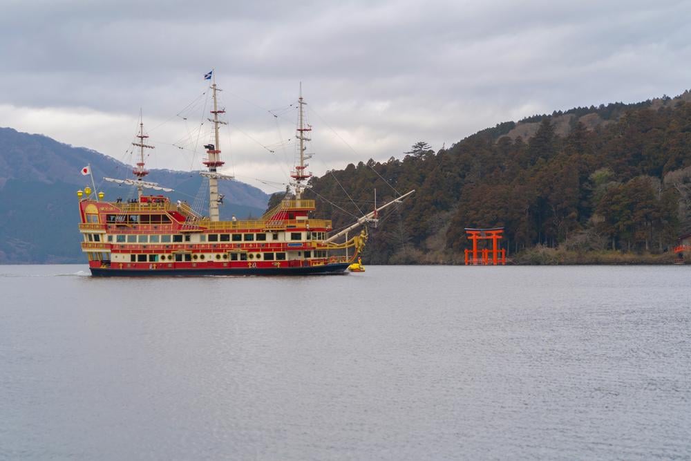 Hakone pirate ship, Jinja Heiwa no Torii lake, Kanagawa, Japan