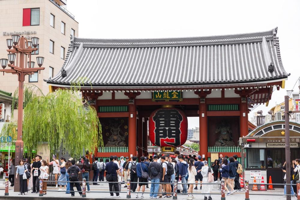 Kaminarimon Gate, Sensoji Temple, Tokyo, Japan