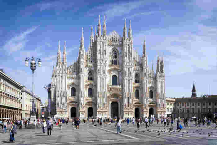 Holidays in Italy - Piazza Duomo in Milan Piazza Duomo in Milan