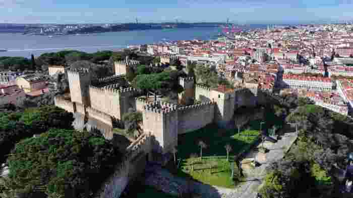 Lisbon,,Portugal,-,12.19.2025,-,Sao,Jorge,Castle,At,Lisbon Lisbon's São Jorge Castle on its hilltop in Portugal